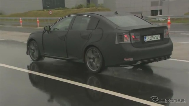 ベルギーのテストコースを走る次期レクサスGSのプロトタイプ(動画キャプチャー)