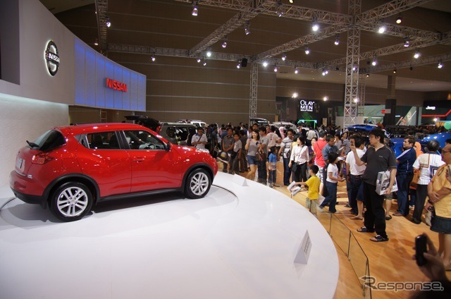 ジャカルタモーターショー11 日産スタンド