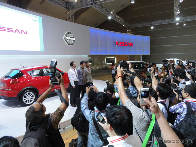ジャカルタモーターショー11 日産スタンド