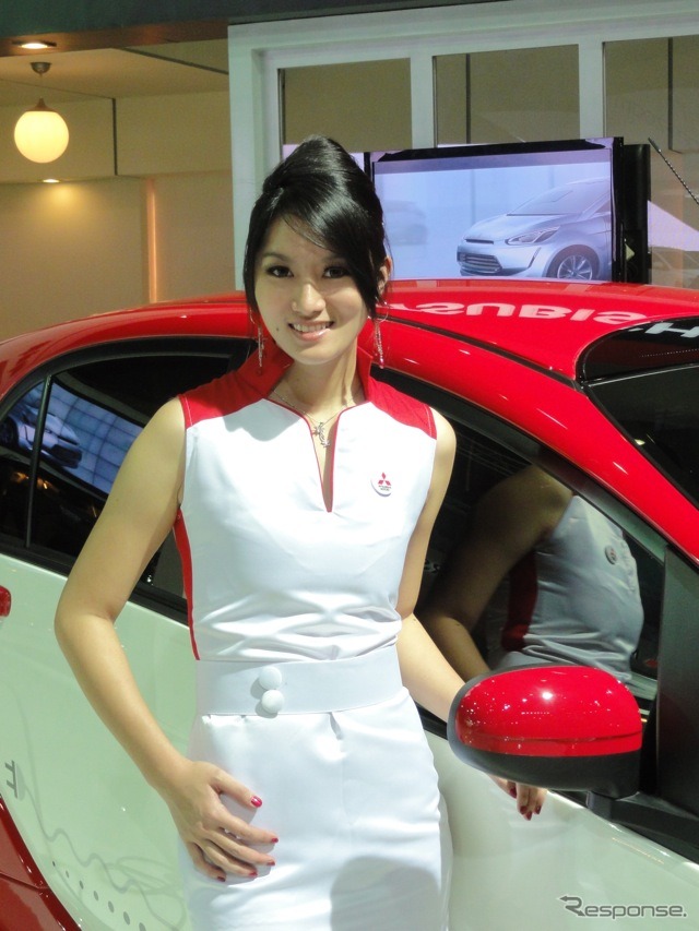 三菱自動車(ジャカルタモーターショー11)