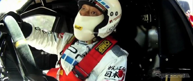 スズキSX4に乗る田嶋伸博選手(動画キャプチャー)とヒュンダイジェネシスPM580に乗るリース・ミレン選手をフィーチャー
