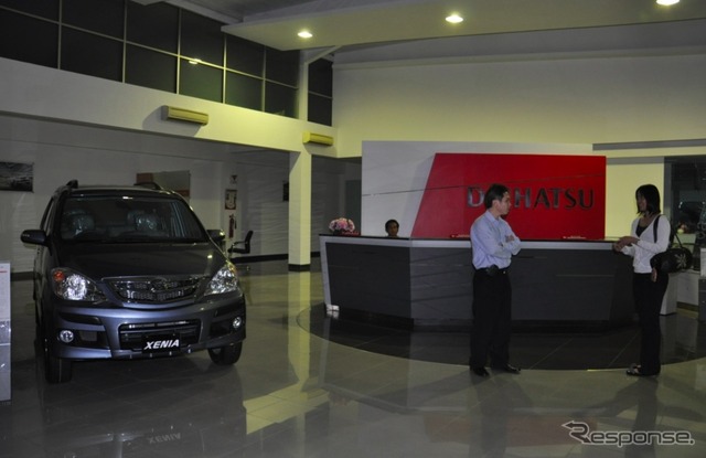 TUNAS DAIHATSU店舗のようす
