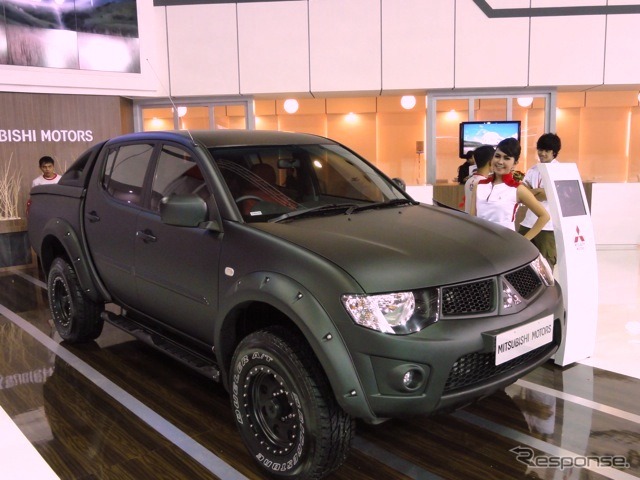 三菱自動車スタンド(ジャカルタモーターショー11)