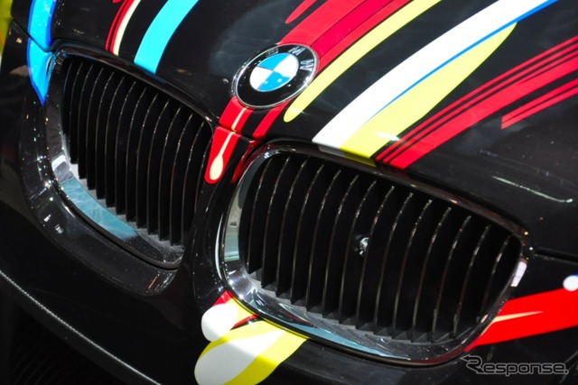 BMW アートカー Jeff Koonsデザイン(ジャカルタモーターショー11)