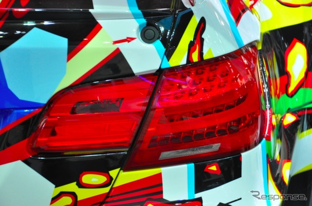 BMW アートカー Jeff Koonsデザイン(ジャカルタモーターショー11)