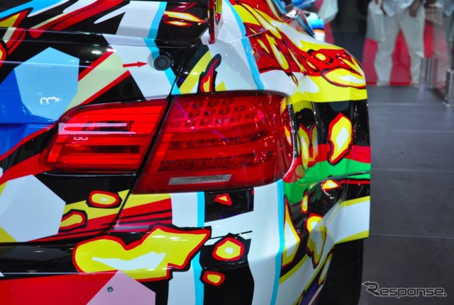 BMW アートカー Jeff Koonsデザイン(ジャカルタモーターショー11)