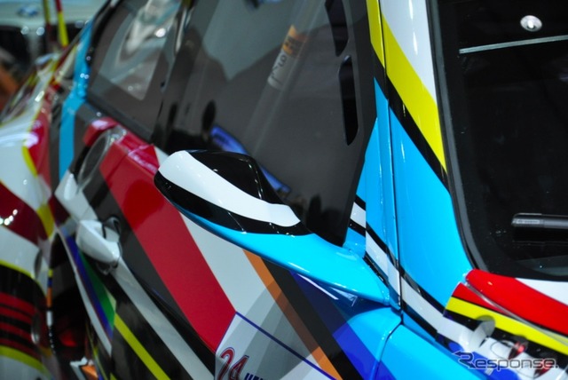 BMW アートカー Jeff Koonsデザイン(ジャカルタモーターショー11)