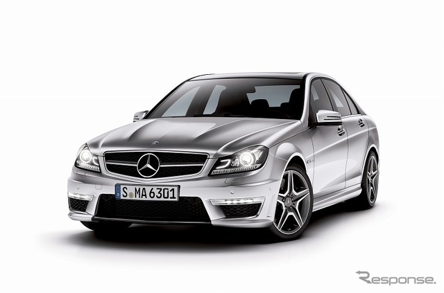 メルセデスベンツ C63AMGセダン