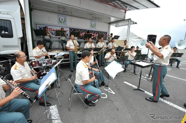 陸上自衛隊富士学校音楽隊演奏