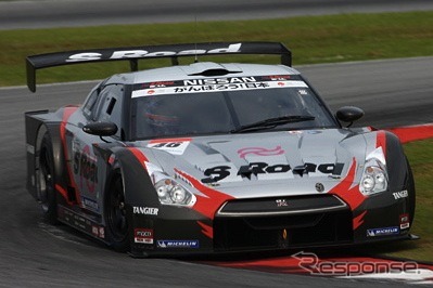宮城県スポーツランドSUGOで開催された、SUPER GT 第4戦は、日産『GT-R』の柳田真孝/ロニー・クインタレッリ組が優勝