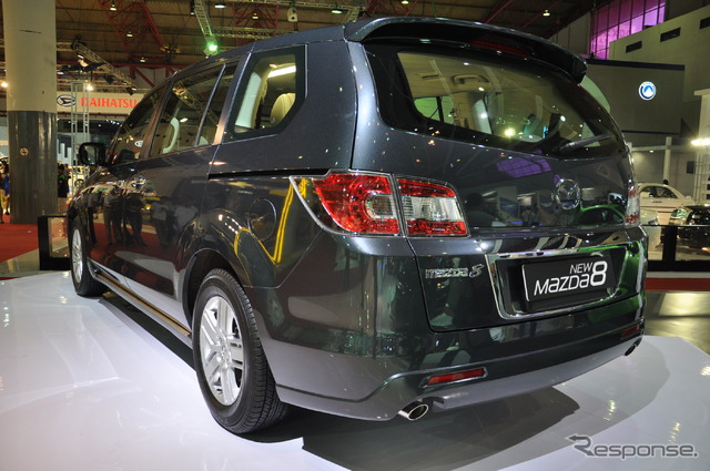 Mazda8(日本名:MPV。ジャカルタモーターショー11)