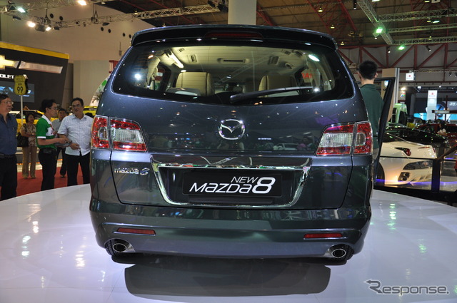 Mazda8(日本名:MPV。ジャカルタモーターショー11)