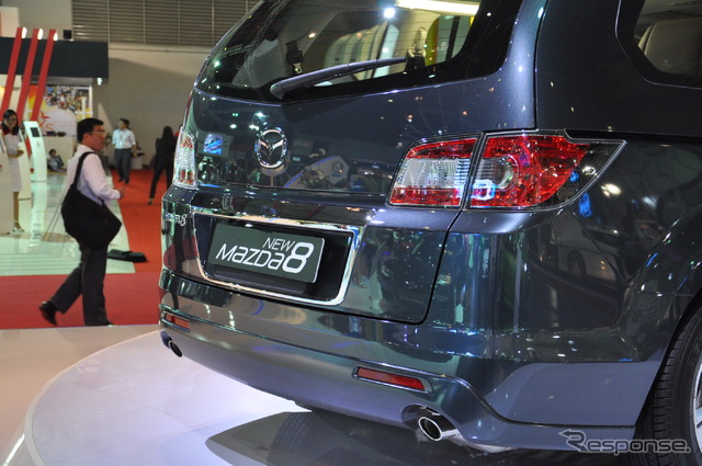 Mazda8(日本名:MPV。ジャカルタモーターショー11)
