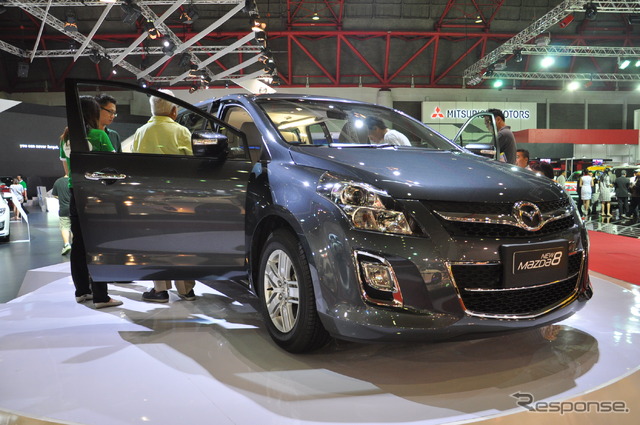 Mazda8(日本名:MPV。ジャカルタモーターショー11)