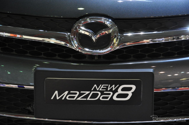 Mazda8(日本名:MPV。ジャカルタモーターショー11)