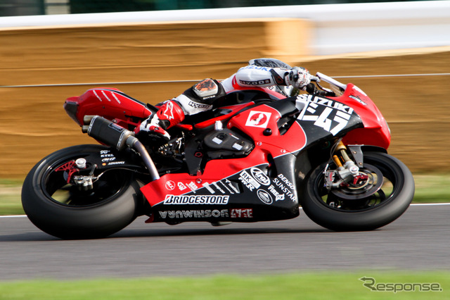 【鈴鹿8耐】写真蔵…上位3チームの走りと表彰台