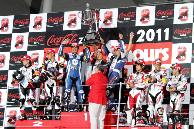 【鈴鹿8耐】写真蔵…上位3チームの走りと表彰台