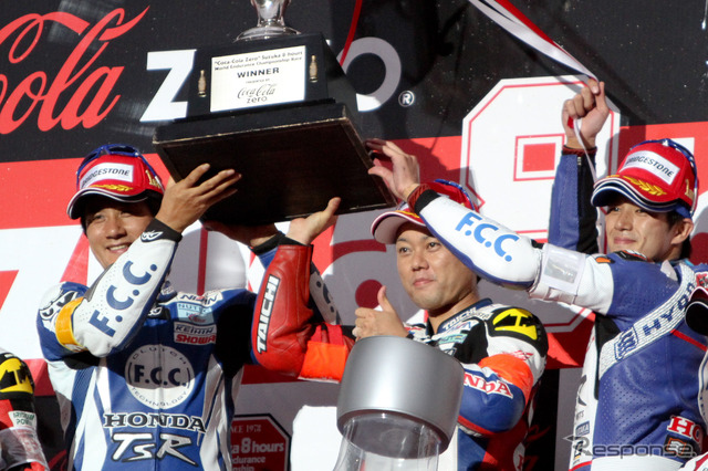 【鈴鹿8耐】写真蔵…上位3チームの走りと表彰台