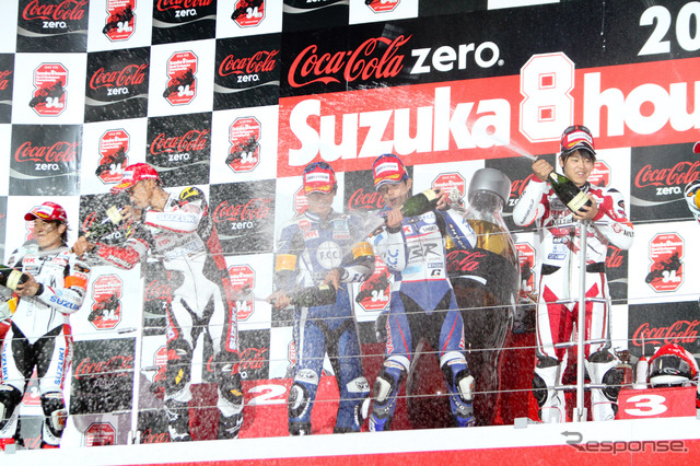 【鈴鹿8耐】写真蔵…上位3チームの走りと表彰台