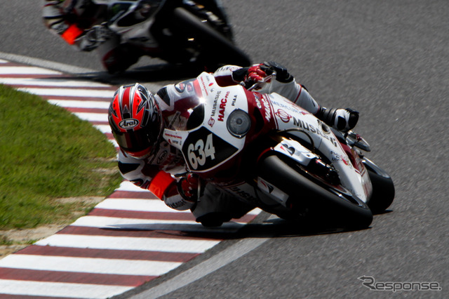 【鈴鹿8耐】写真蔵…上位3チームの走りと表彰台