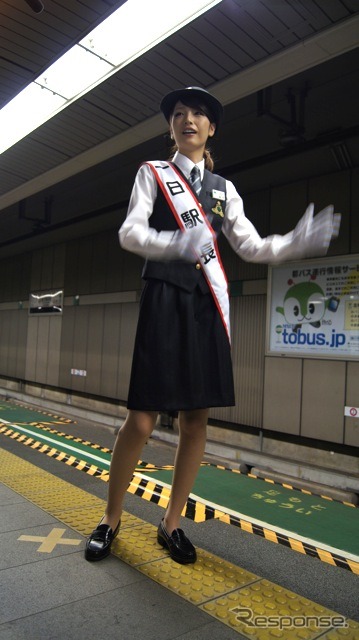 木下優樹菜(8月3日、都営大江戸線・国立競技場駅)