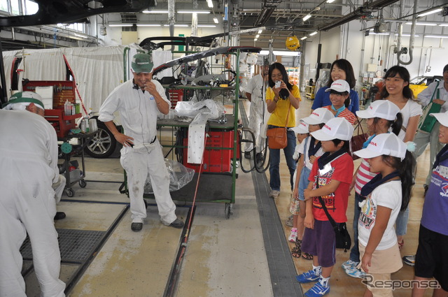 ホンダボディサービス栃木での塗装体験・工場見学のようす