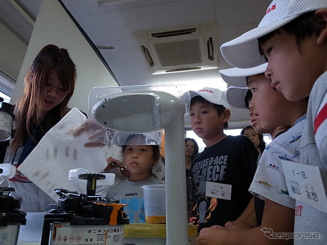ホンダボディサービス栃木での塗装体験・工場見学のようす