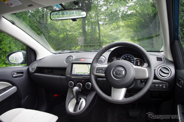 マツダ デミオ SKYACTIV