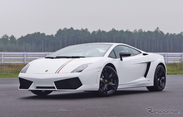 ランボルギーニ ガヤルド LP550-2 トリコローレ