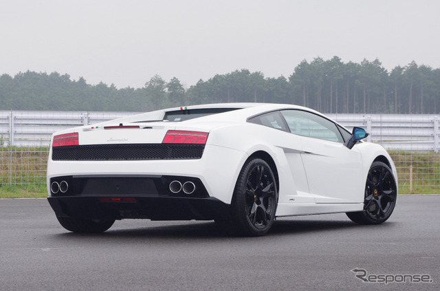 ランボルギーニ ガヤルド LP550-2 トリコローレ