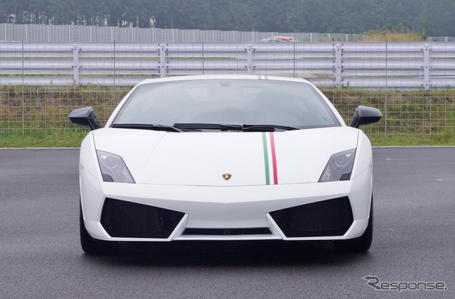 ランボルギーニ ガヤルド LP550-2 トリコローレ