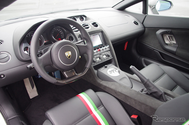 ランボルギーニ ガヤルド LP550-2 トリコローレ