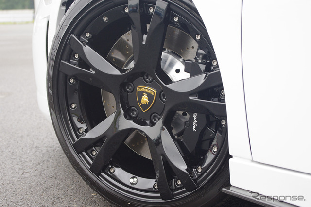 ランボルギーニ ガヤルド LP550-2 トリコローレ
