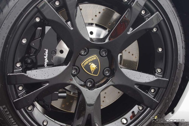 ランボルギーニ ガヤルド LP550-2 トリコローレ