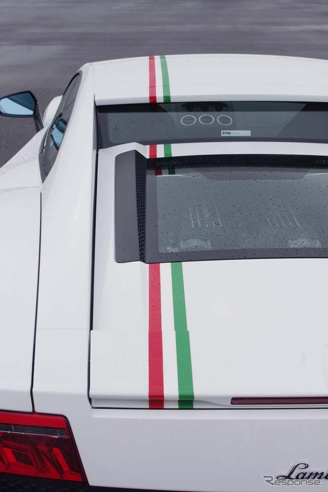 ランボルギーニ ガヤルド LP550-2 トリコローレ