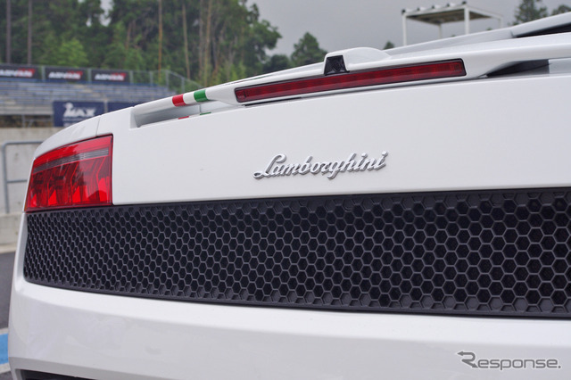ランボルギーニ ガヤルド LP550-2 トリコローレ