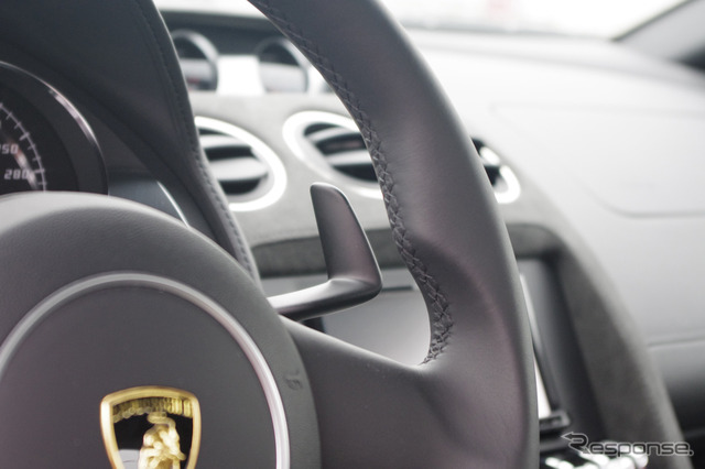 ランボルギーニ ガヤルド LP550-2 トリコローレ