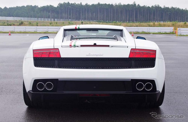ランボルギーニ ガヤルド LP550-2 トリコローレ