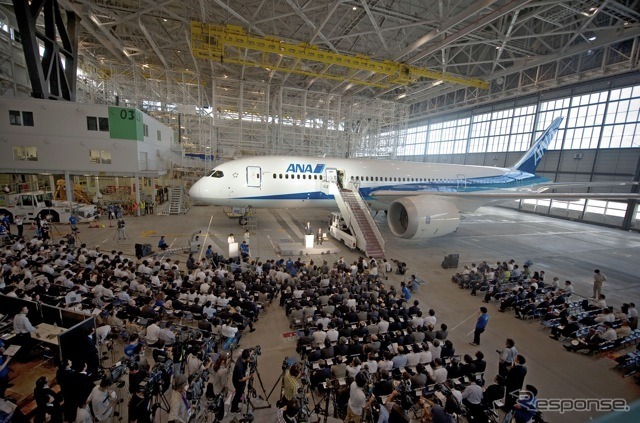 検証飛行で来日した、ANA塗装の、ボーイング社有787ドリームライナー(7月上旬)