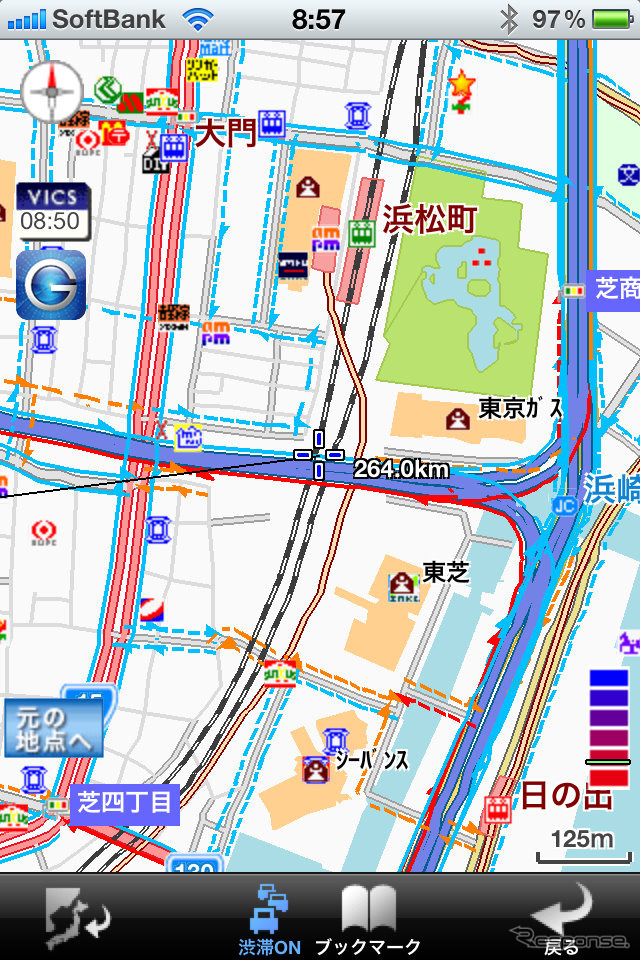 地図上でプローブ交通情報は破線、VICS交通情報は実線で表示される。それぞれ赤が渋滞、オレンジが混雑、青が空き道となっている。