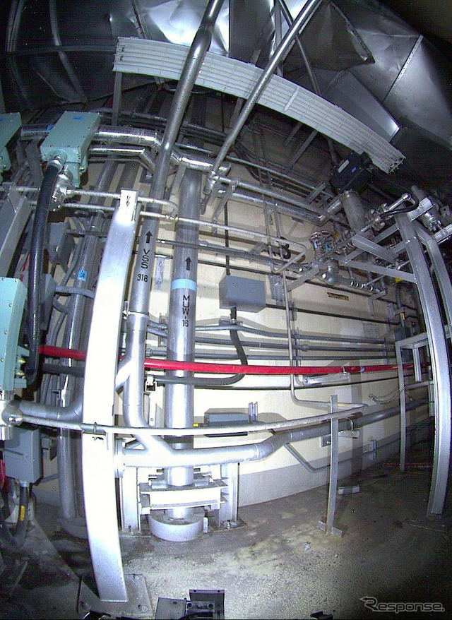 同じく3号機原子炉建屋2階の、2の位置でQuinceが撮影した屋内の画像。「補給水系の弁」という説明。東電公開の画像