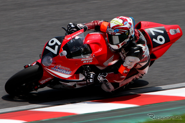 鈴鹿8時間耐久ロードレース2011