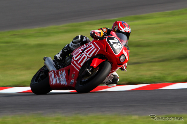 鈴鹿8時間耐久ロードレース2011