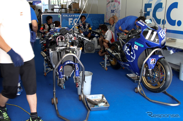 鈴鹿8時間耐久ロードレース2011