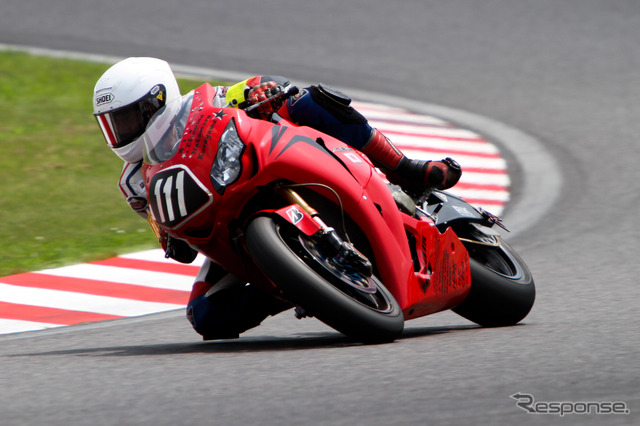 鈴鹿8時間耐久ロードレース2011