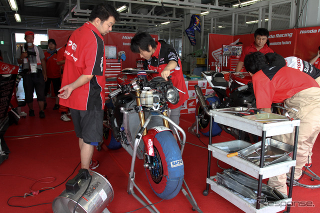 鈴鹿8時間耐久ロードレース2011