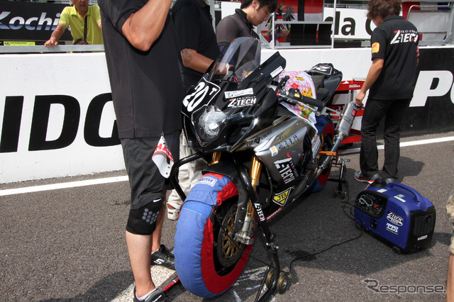 鈴鹿8時間耐久ロードレース2011