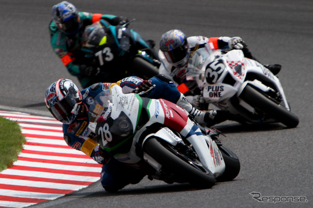 鈴鹿8時間耐久ロードレース2011