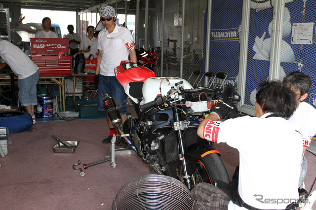 鈴鹿8時間耐久ロードレース2011
