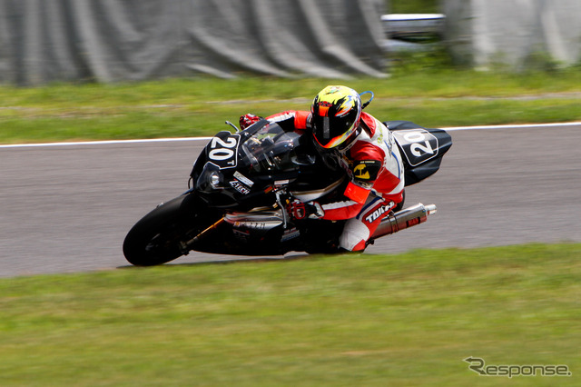 鈴鹿8時間耐久ロードレース2011
